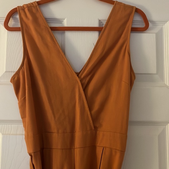 Burnt orange wide leg jump suit - Picture 3 of 3